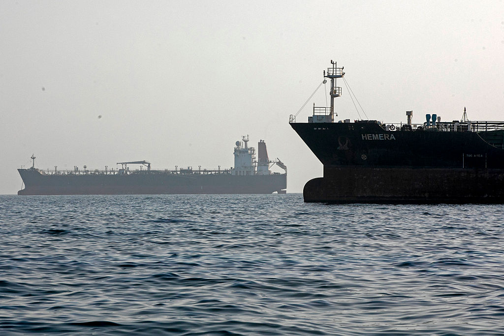 Oil ships begin moving through Hormuz