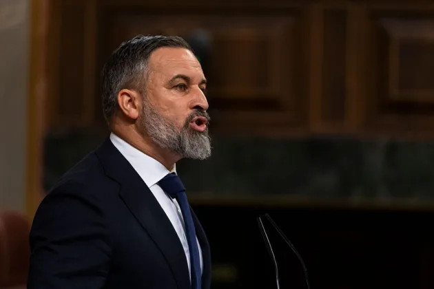 Opposition accuses Sánchez of 'manufacturing voters'