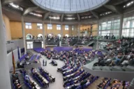 German MPs order hundreds of iPhones on taxpayers&rsquo; expense, many go to family