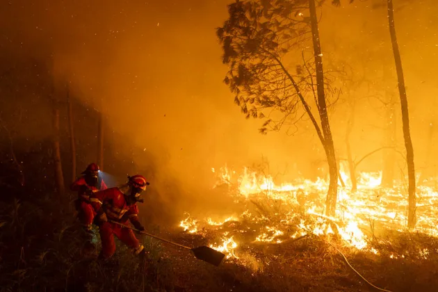 Deadly wildfire sweeps southern Spain