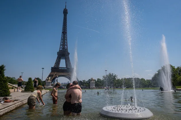 France drowning toll rises above 90 as heatwave grips country