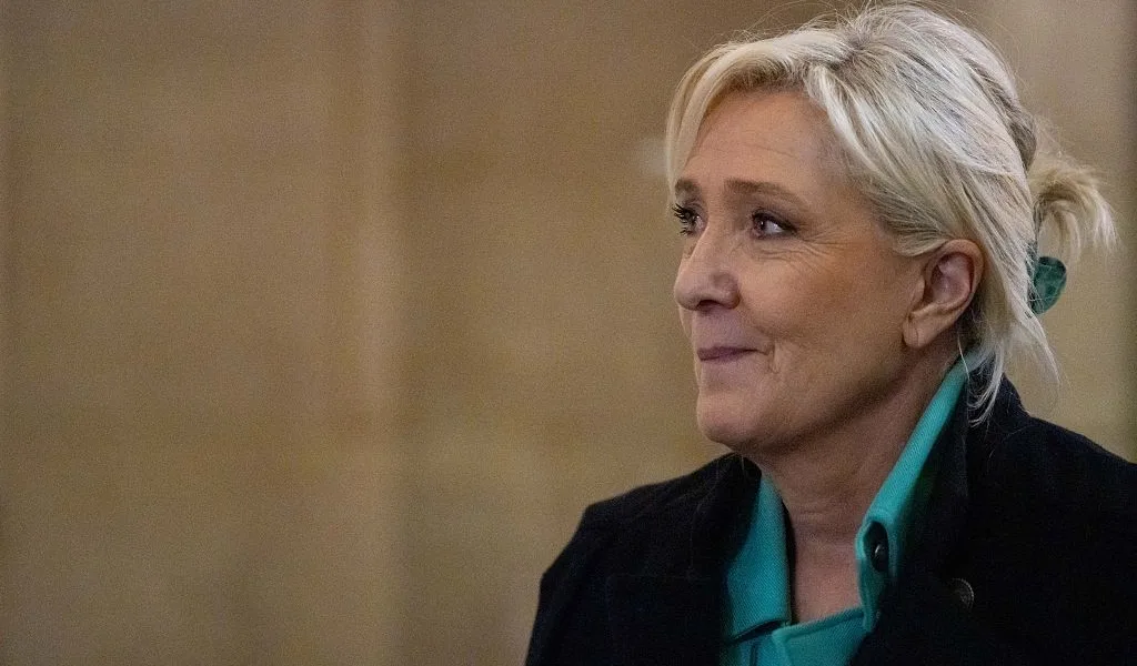 Le Pen can start presidential campaign without electronic tag