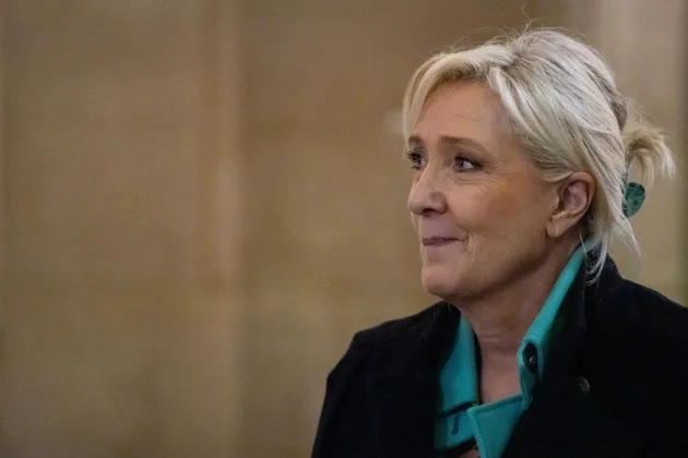 Le Pen can start campaign without electronic tag