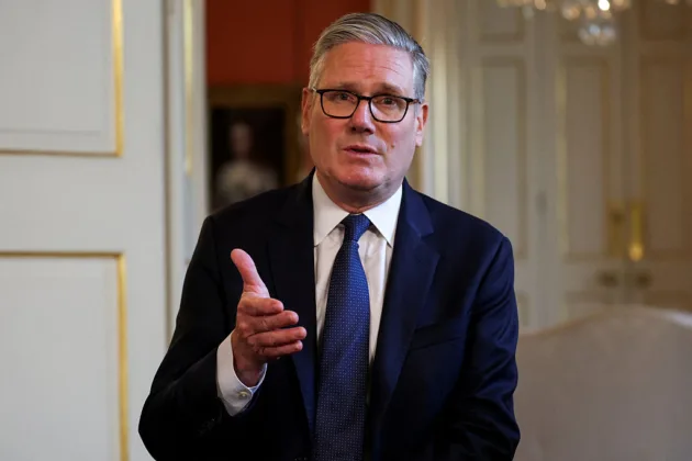 Sacked Foreign Office chief sues Starmer over Mandelson vetting row