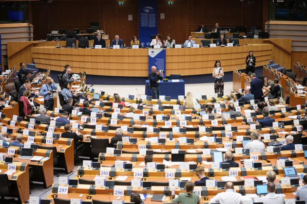 Swedish MEP files police complaint against colleague over 'racist hate speech' after deportation chants