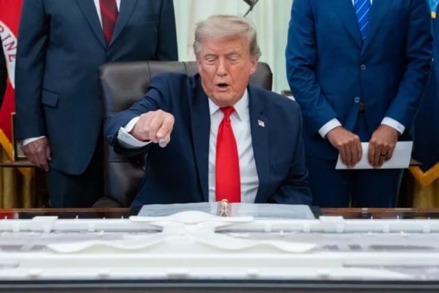 Trump unveils rebuild of Washington's Dulles airport