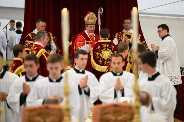 Vatican declares Lefebvrist schism, reopening a European conservative divide