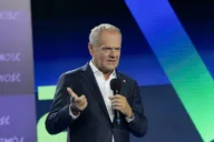 Tusk defunds top court in 2027 Polish record deficit budget
