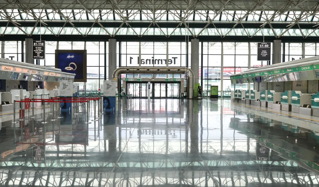 Airport signs mark Italy’s unilateral Schengen suspension on Spanish arrivals