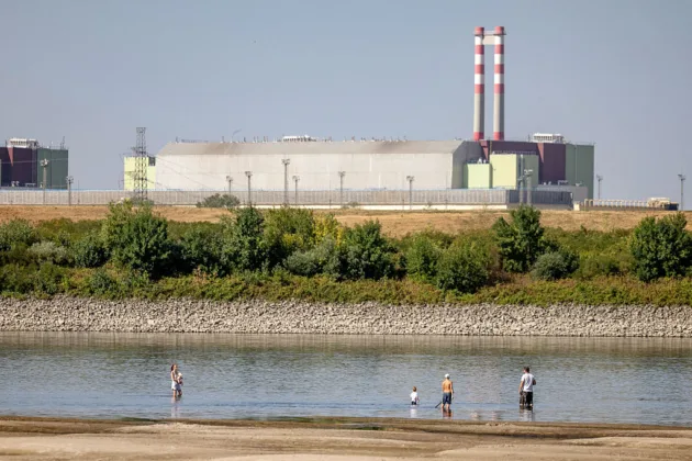 Danube drought shuts Hungary's only nuclear plant