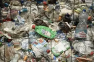 EU packaging rules take effect as Commission misses its own labelling deadline