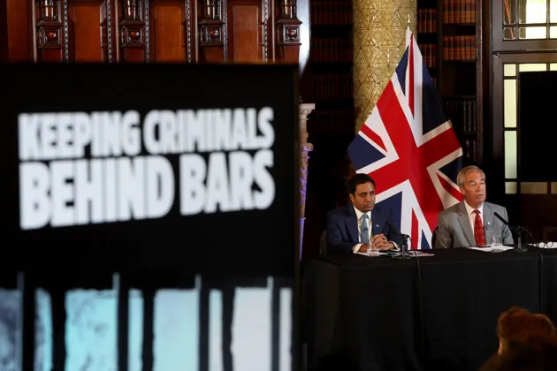 Farage pledges to send foreign prisoners from British jails to El Salvador