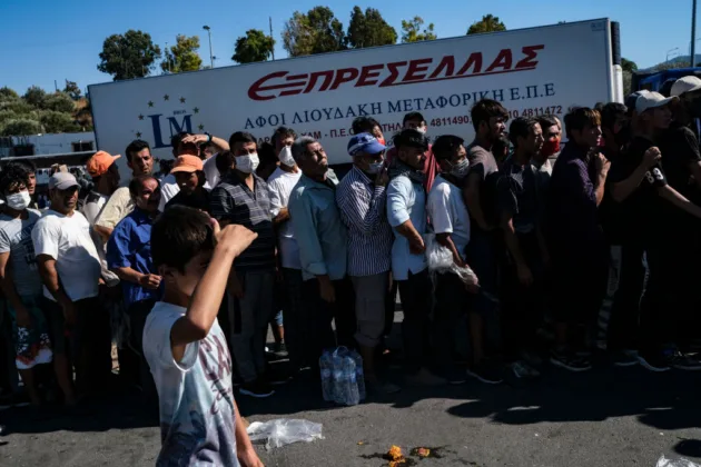 Greek sea arrivals fall by a third as Spain becomes the only pressure point