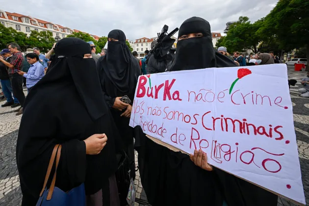 Portugal bans face coverings in public