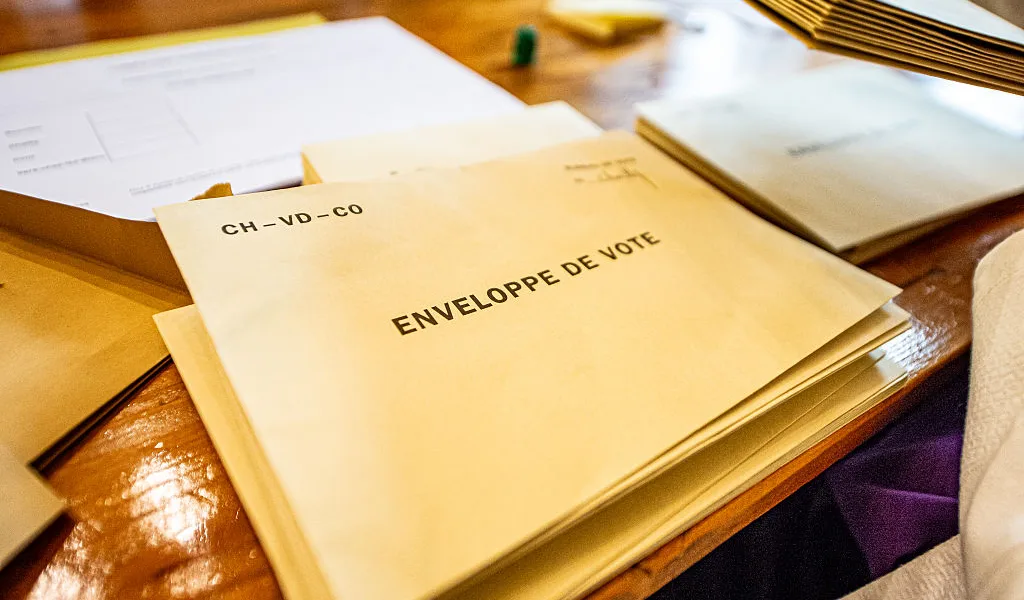 Swiss voters decide whether neutrality should bar EU sanctions on Russia