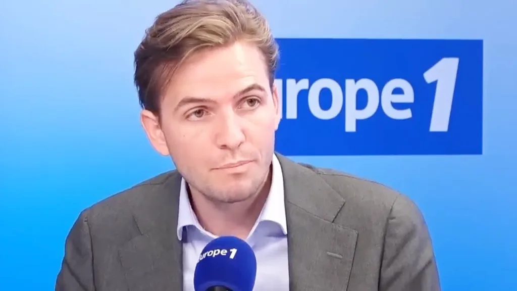 French conservative journalist attacked by far-left mob