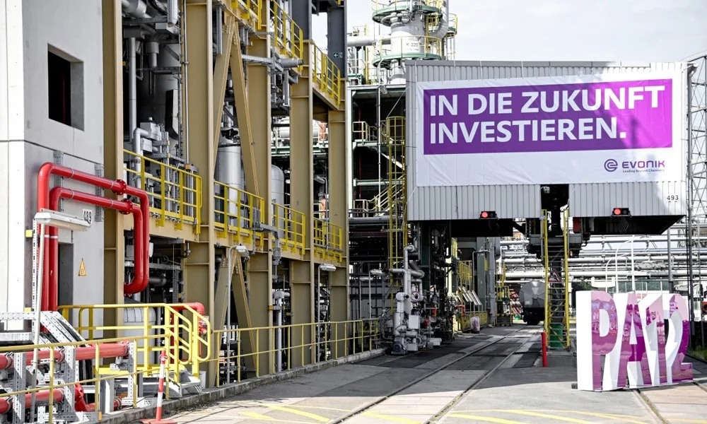 German chemical giant Evonik cuts 3,200 jobs amidst crisis