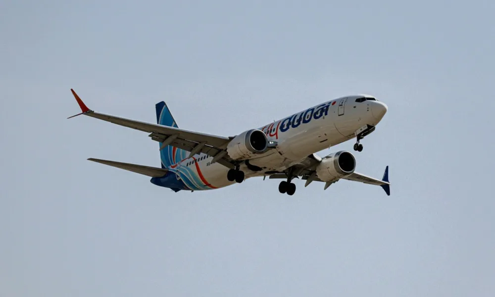 Passengers stop dramatic cockpit attack on Dubai–Tel Aviv flight