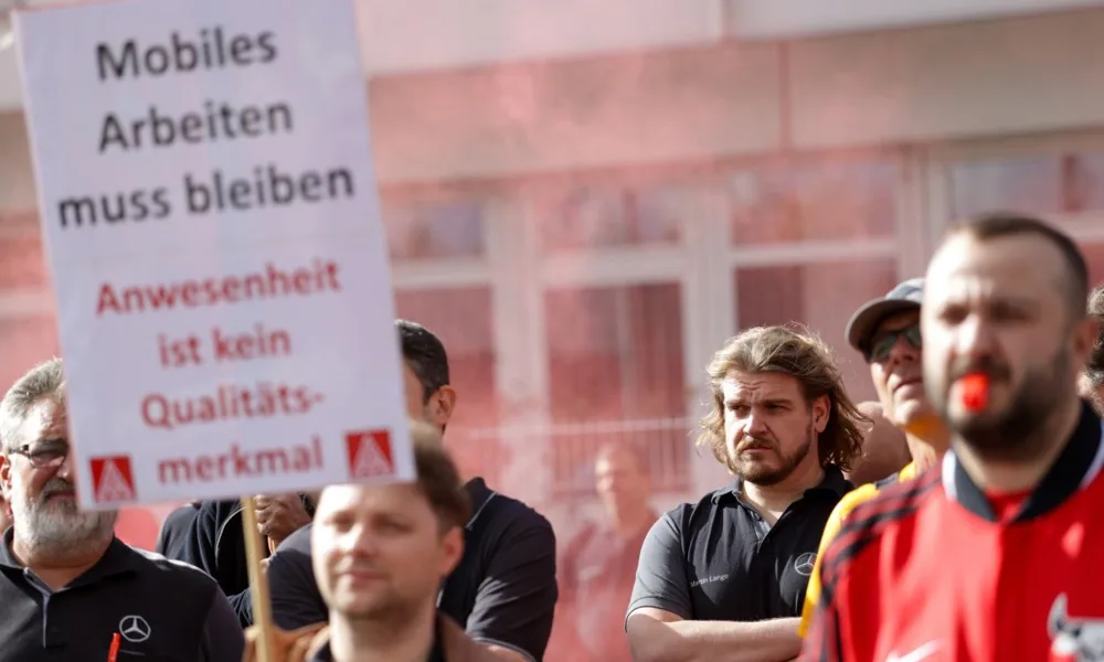 German industry calls for stricter China policy