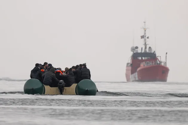 Channel gangs turn to 'mega dinghies'