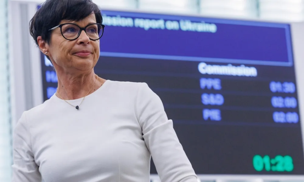 EU enlargement commissioner warns EU candidates: Cut ties with MAGA