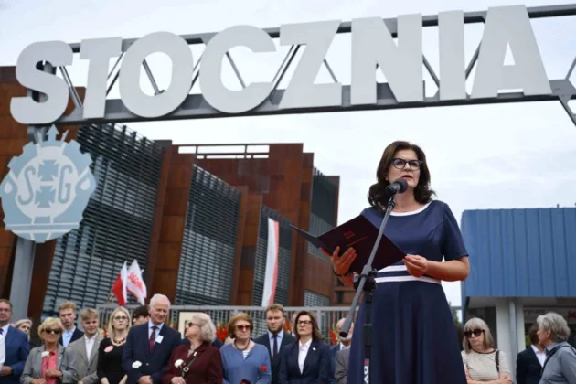 Gdańsk mayor marks the anniversary of the German invasion by mourning the siege of Leningrad