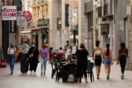 Socialist-run Lleida bans burqa and niqab in public with Junts and Vox votes