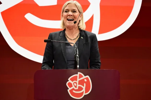 Swedish opposition takes narrow lead