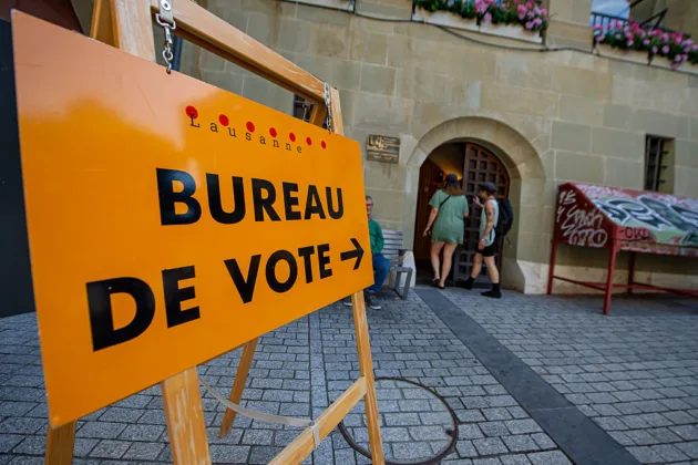 Swiss voters reject neutrality initiative, keeping sanctions on Russia in place