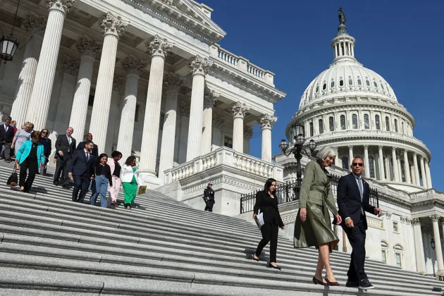 US House clears Russia sanctions bill and hands Trump new tariff powers