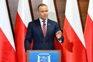 Polish President Nawrocki backs down to Tusk over tax on fuel companies