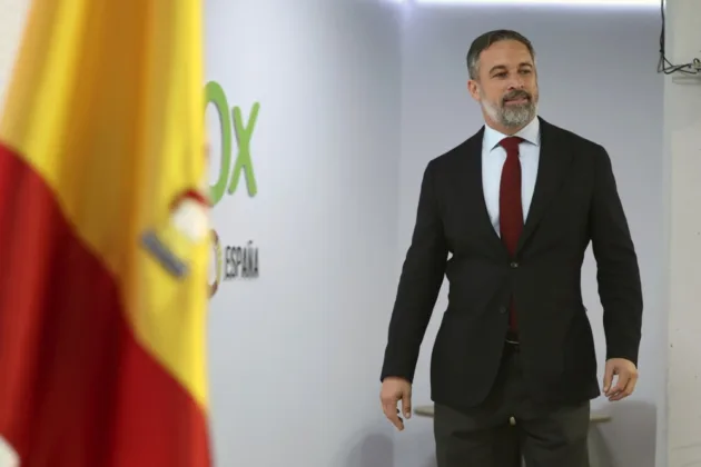 Abascal warns Spaniards not to trust the polls and to vote in person