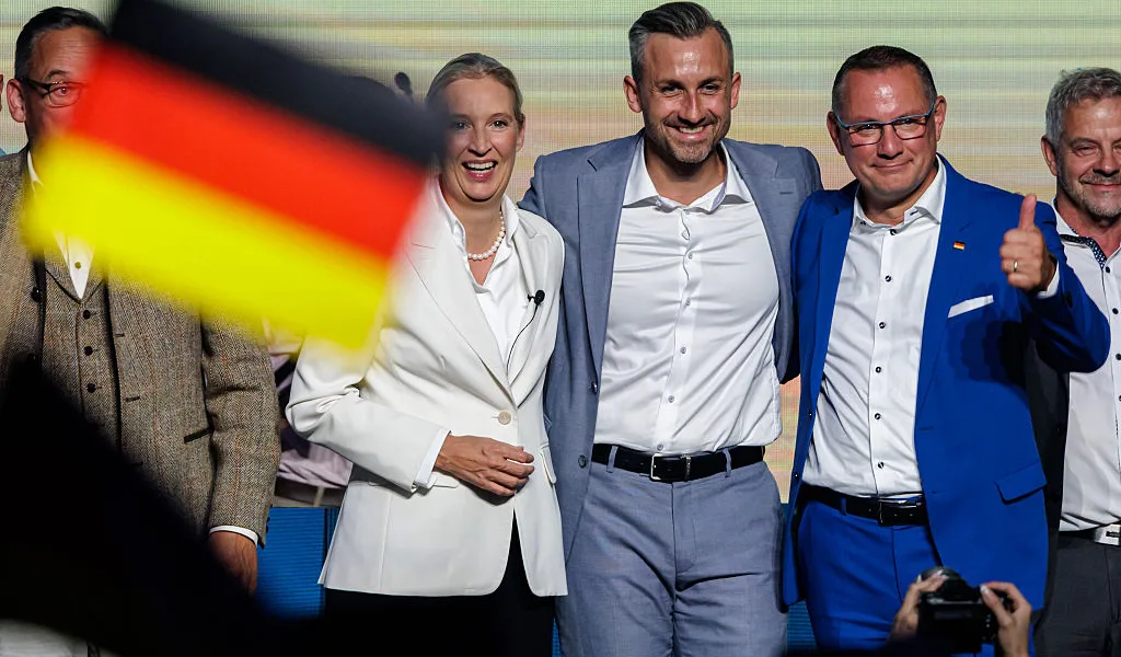 AfD backs away from Dexit pledge, calls for radical EU and euro reforms