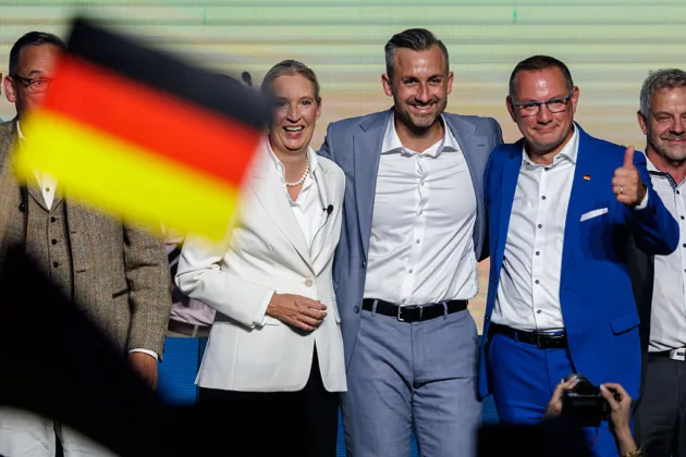 AfD backs away from Dexit pledge, calls for radical EU and euro reforms