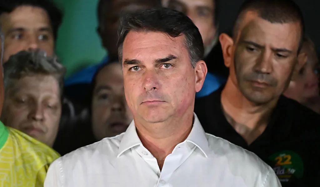 Brazilian court bars Flávio Bolsonaro from leaving and demands his Italian passport too