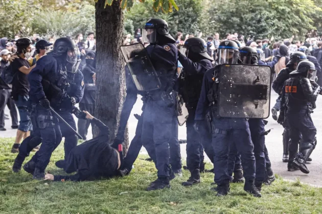 Brussels calls for 'proportionate' policing as French school revolt drags on