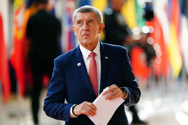 Czech parliament overrides Pavel veto on law easing dismissal of civil servants