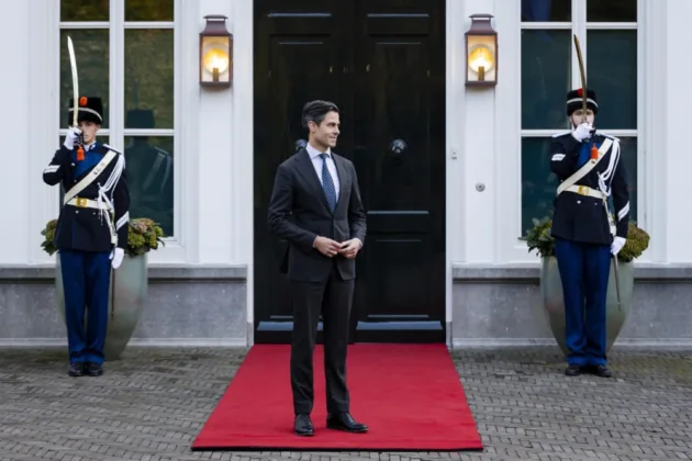 Dutch ruling parties crater in polls