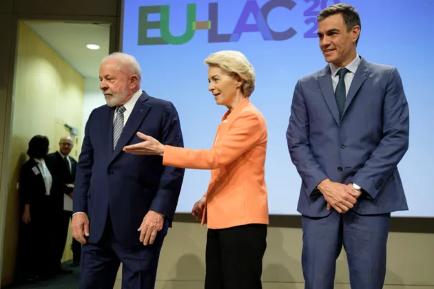 EU bureaucrats congratulate Lula