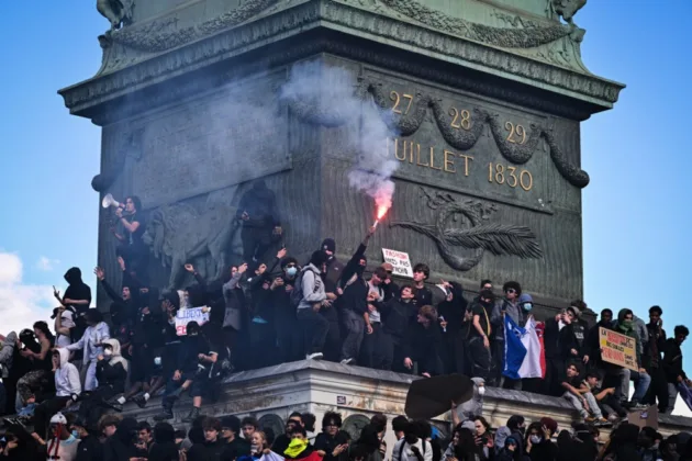 France rushes thousands of substitute teachers into schools as student revolt grows