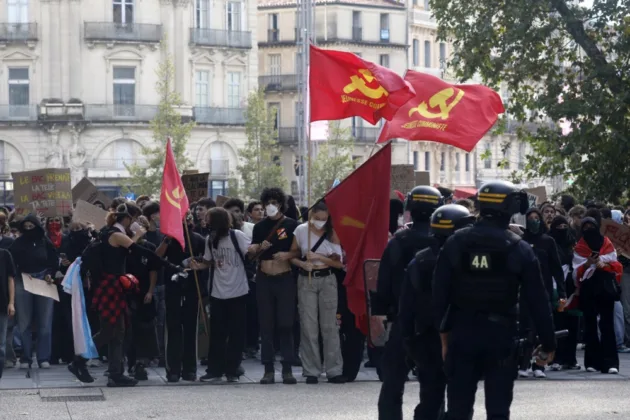 France suspends secondary lessons as pupil revolt turns violent