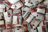 How flying money moves across Europe
