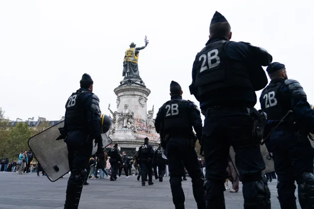 Paris bans protests across the city centre before weekend mobilisation