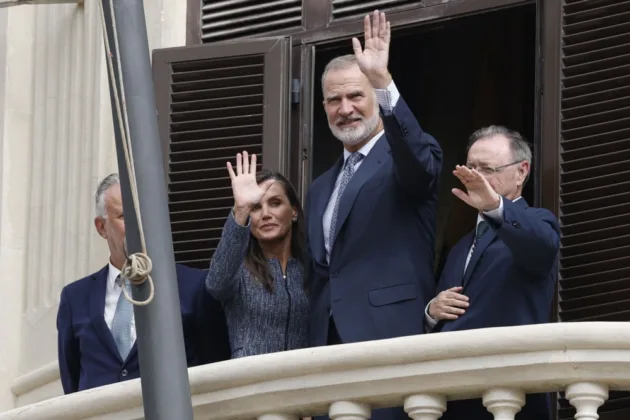 Spain's King draws crowds in Ceuta on first royal visit since the invasion